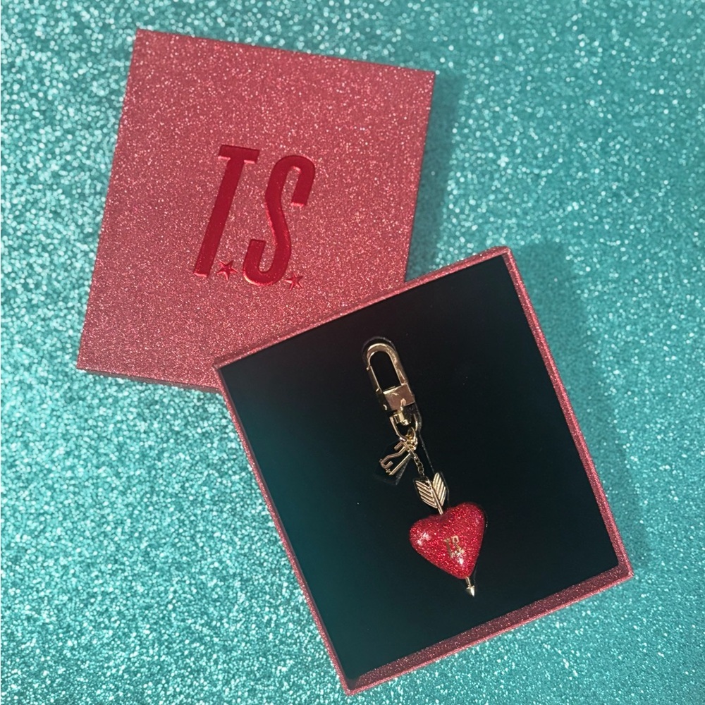 Life of a showgirl deluxe CD